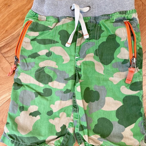 Mini Boden size 4 shorts - Picture 3 of 7